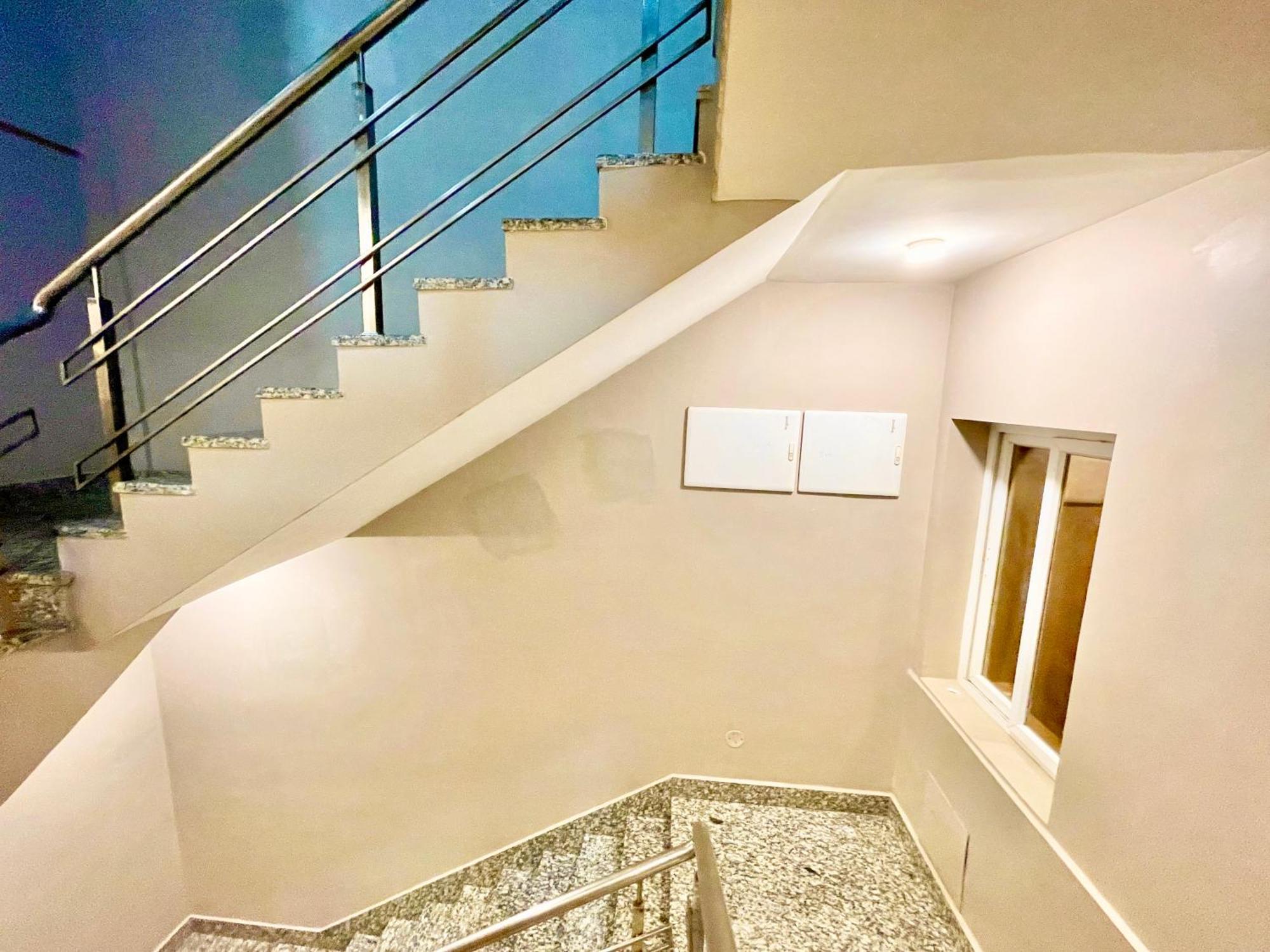 Hotel Rb International ! Puri Near-Sea-Beach-And-Temple Fully-Air-Conditioned-Hotel With-Lift-And-Card Payment Accepted-Parking-Facility, Best Hotel In Purî Extérieur photo