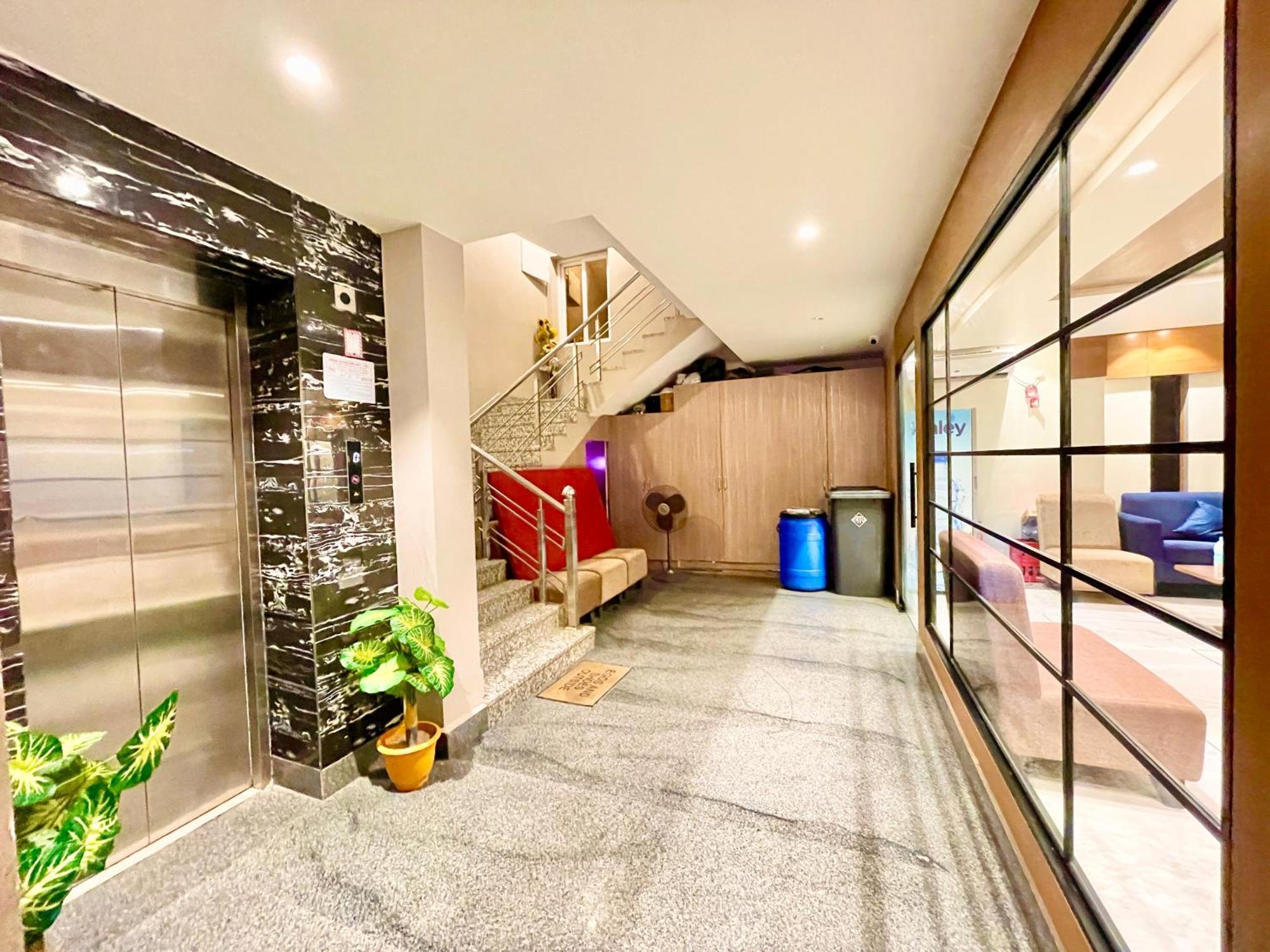 Hotel Rb International ! Puri Near-Sea-Beach-And-Temple Fully-Air-Conditioned-Hotel With-Lift-And-Card Payment Accepted-Parking-Facility, Best Hotel In Purî Extérieur photo